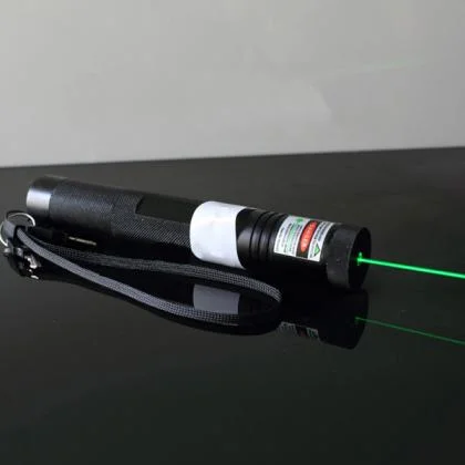 Focusable Green Laser Pointer 300mW Class 3B
