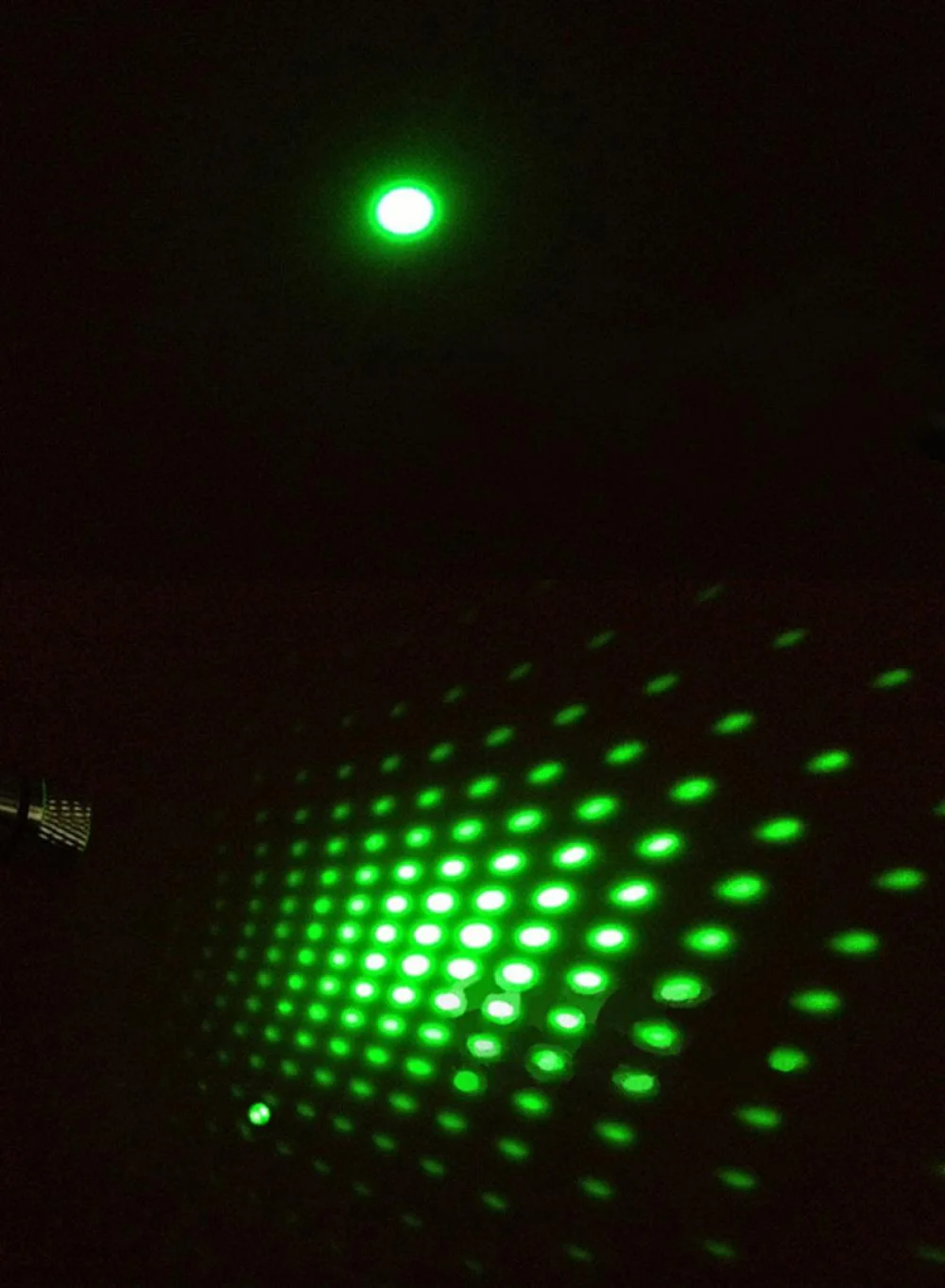 laser pen with cap