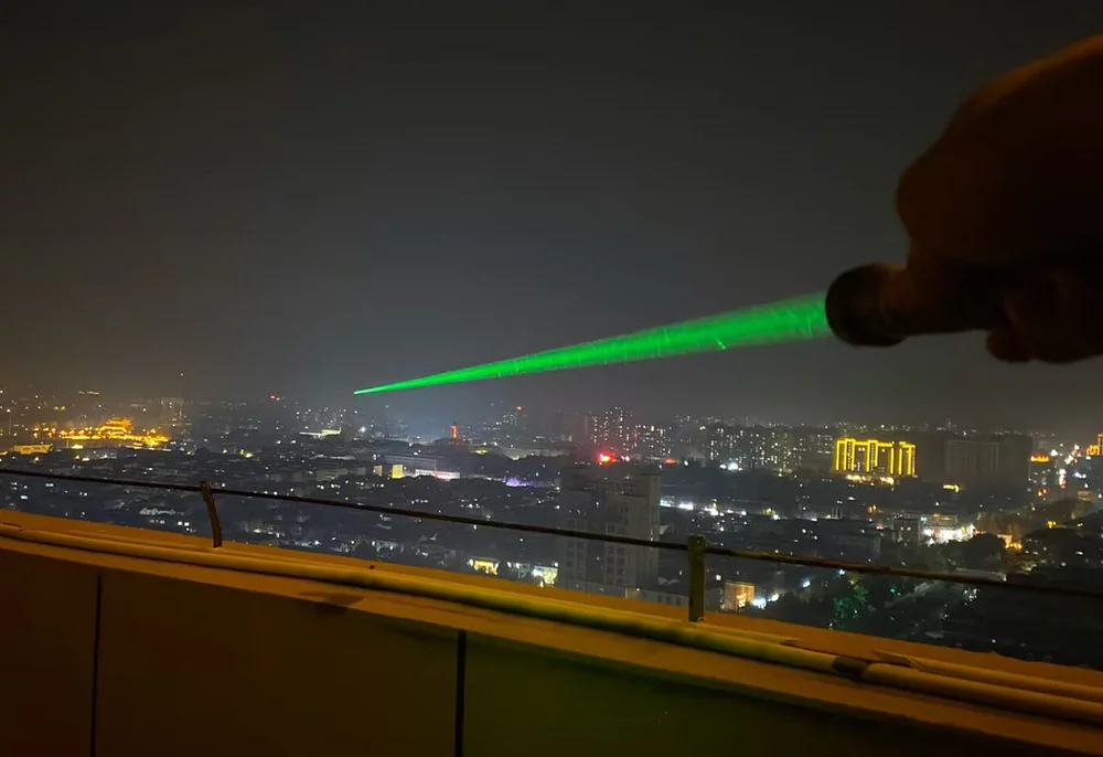 Experience with long-distance laser pointer