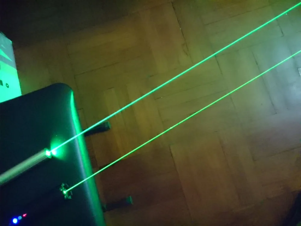 High-Power Burning Green Laser Pointer from Sanwu