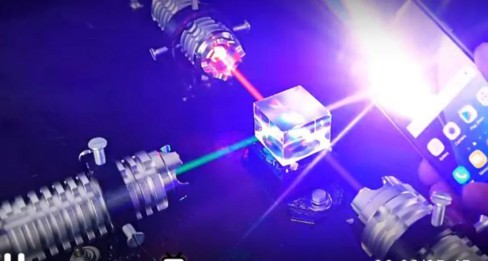 How to achieve a 30000mW blue/green laser pointer?