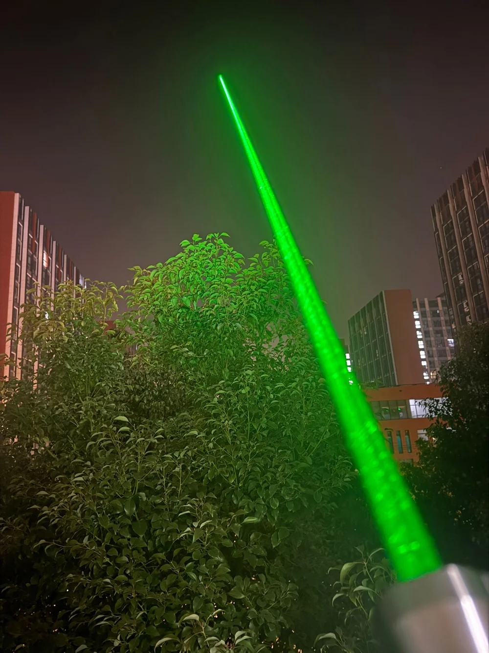 Is the 10000mW (10W) green laser pointer online reliable?
